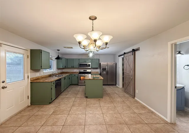Photo 4 of Single family home for sale at 1578 Crown View Dr, Little Elm, TX 75068 | MLS# 21291266 | Listing updated on 2026-08-04