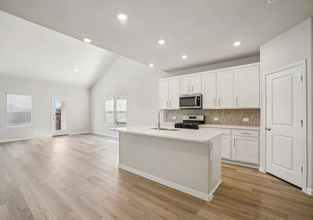 Photo 3 of Single family home for sale at 3217 Scorpion Ln, Fort Worth, TX 76179 | MLS# 21291301 | Listing updated on 2026-08-18