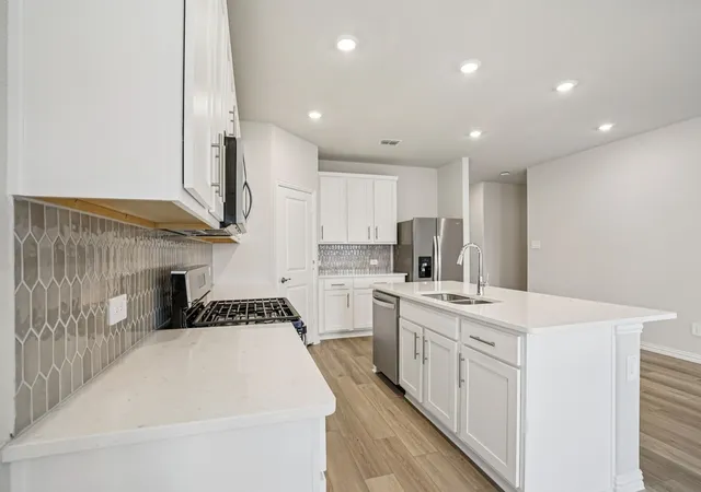 Photo 4 of Single family home for sale at 3217 Scorpion Ln, Fort Worth, TX 76179 | MLS# 21291301 | Listing updated on 2026-08-18