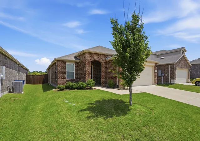 Photo 2 of Single family home for sale at 1013 Vernon Dr, Providence Village, TX 76227 | MLS# 21288585 | Listing updated on 2026-08-03