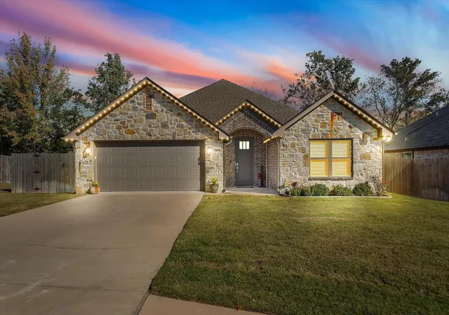Homes for sale in Flint, TX | 10059 Dayspring Dr, Flint, TX 75762 | MLS# 21292291