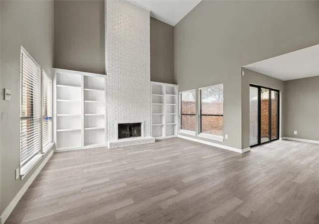 Photo 2 of Townhouse for sale at 6205 Bellaire Dr S, Fort Worth, TX 76132 | MLS# 21292107 | Listing updated on 2026-08-22