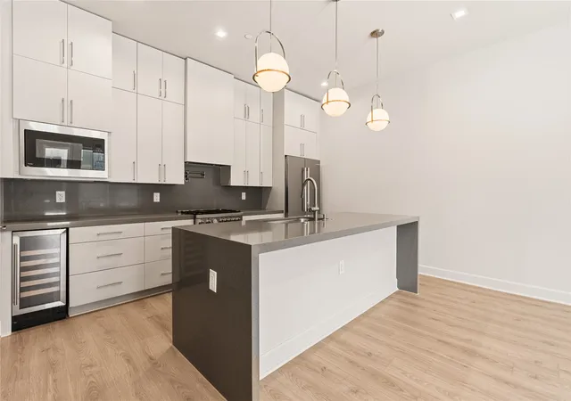 Listing Photo 1 - Condo for sale in building located at 1900 S Ervay St, Dallas, TX 75215 - Unit #311