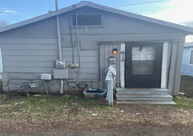 Photo 1 of Single family home for sale at 615 Montgomery St, Bossier City, LA 71111 | MLS# 21289415 | Listing updated on 2026-07-23