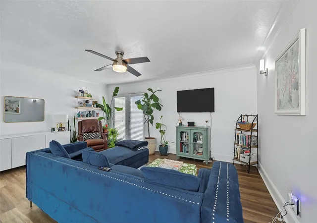 Photo 2 of Condo for sale at 5927 E University Blvd #221, Dallas, TX 75206 | MLS# 21292331 | Listing updated on 2026-08-25