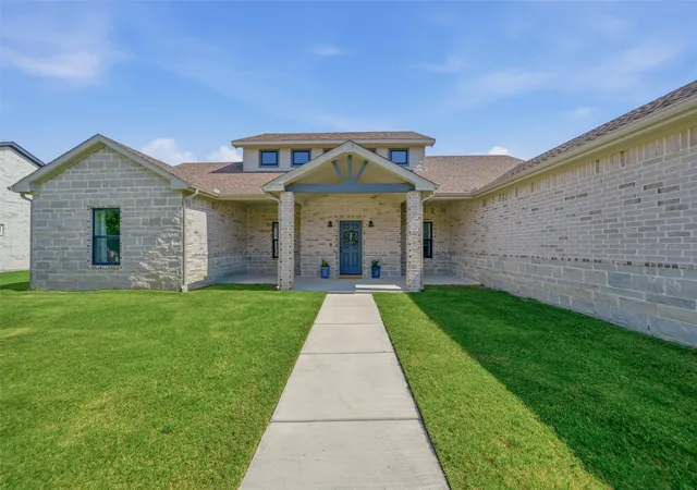 3rd image of 202 County Road 4856, Newark, TX 76071 | MLS# 21291849