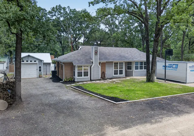 Homes for sale in Gun Barrel City, TX | 114 Forrest Oaks Dr, Gun Barrel City, TX 75156 | MLS# 21290165