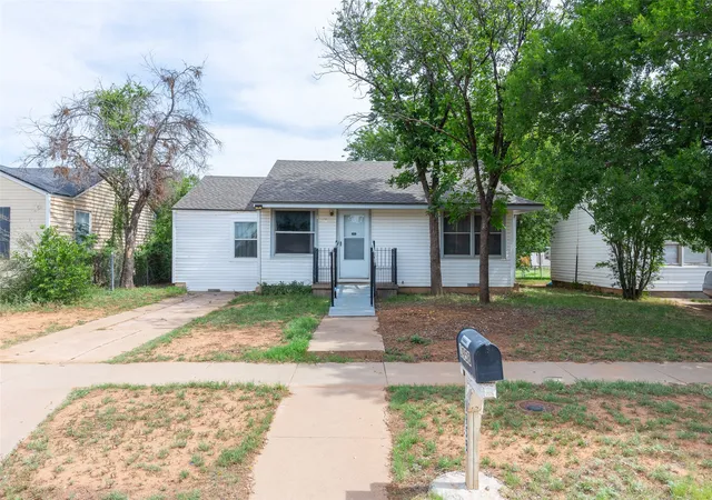 Homes for sale in Abilene, TX | 1958 Beckham St, Abilene, TX 79603 | MLS# 21285394