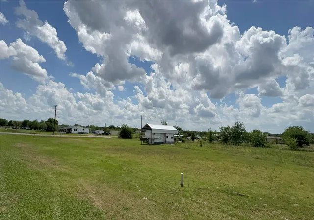 Photo 2 of Sale Pending at 7200 Fm 2728, Terrell, TX 75161 | MLS# 21292358 | Listing updated on 2026-07-16