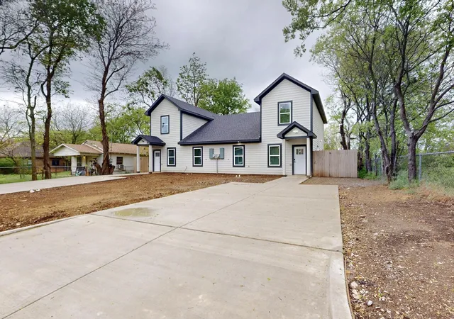 Photo 3 of Multi family home for sale at 1213 Mill St #A & B, Gainesville, TX 76240 | MLS# 21292367 | Listing updated on 2026-08-26