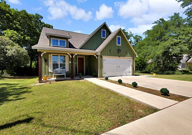Photo 2 of Single family home for sale at 540 E Main St, Pilot Point, TX 76258 | MLS# 21291613 | Listing updated on 2026-07-17