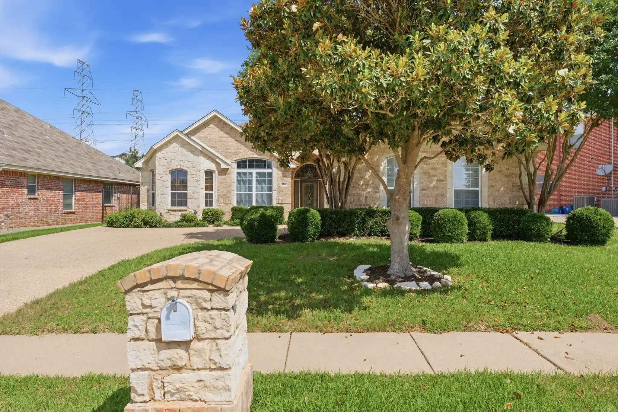 Photo 1 of Single family home for sale at 5504 Plata Ln, Benbrook, TX 76126 | MLS# 21291184 | Listing updated on 2026-10-22