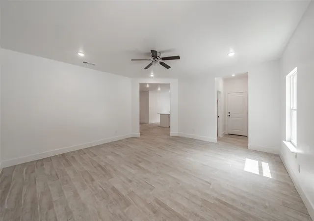 Photo 3 of Sale Pending at 4526 Kolloch Dr, Dallas, TX 75216 | MLS# 21292322 | Listing updated on 2026-08-03