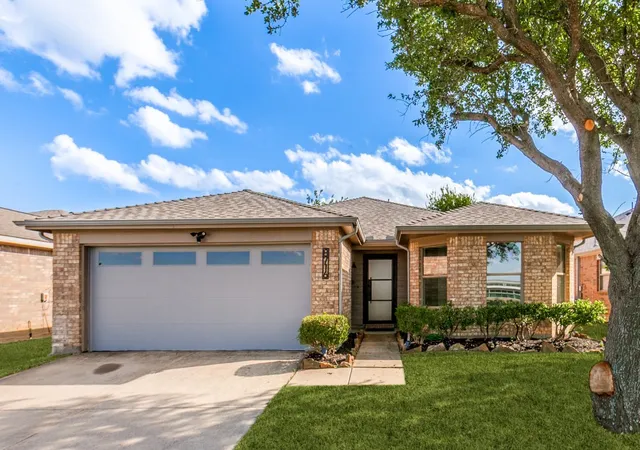 Homes for sale in Cross Roads, TX | 8716 Tumbleweed Dr, Cross Roads, TX 76227 | MLS# 21291878