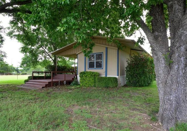 Homes for sale in Bridgeport, TX | 333 Private Road 1520, Bridgeport, TX 76426 | MLS# 21291911
