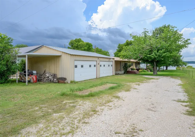 Homes for sale in Bridgeport, TX | 333 Private Road 1520, Bridgeport, TX 76426 | MLS# 21291911