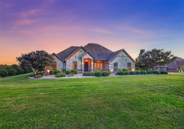 Photo 2 of Sale Pending at 312 Ellis Ridge Dr, Weatherford, TX 76085 | MLS# 21275468 | Listing updated on 2026-08-27