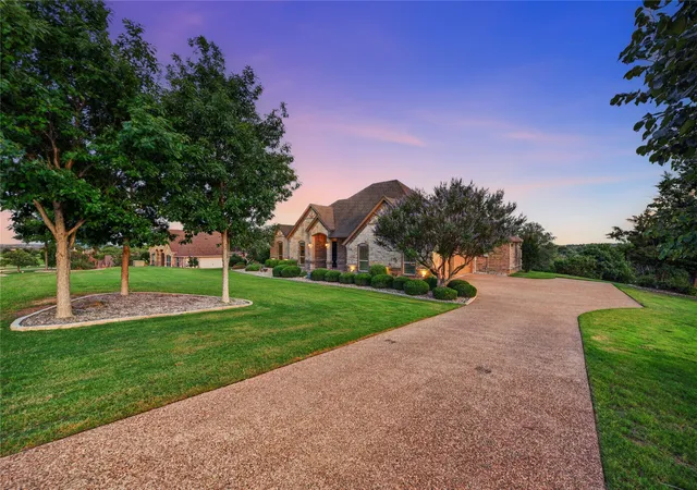 Photo 3 of Sale Pending at 312 Ellis Ridge Dr, Weatherford, TX 76085 | MLS# 21275468 | Listing updated on 2026-08-27