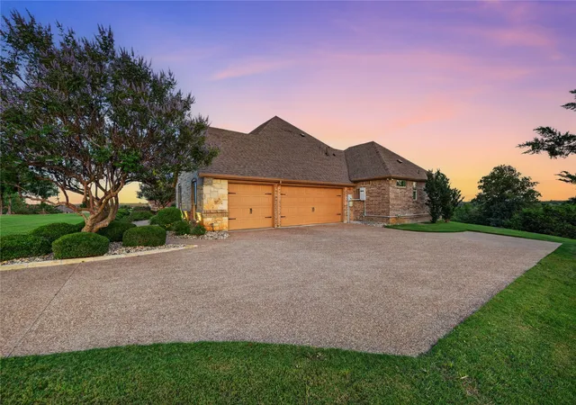 Photo 3 of Sale Pending at 312 Ellis Ridge Dr, Weatherford, TX 76085 | MLS# 21275468 | Listing updated on 2026-08-27