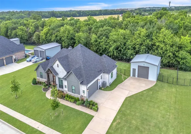Photo 2 of Single family home for sale at 1014 Rennard St, Caddo Mills, TX 75135 | MLS# 21292482 | Listing updated on 2026-09-30