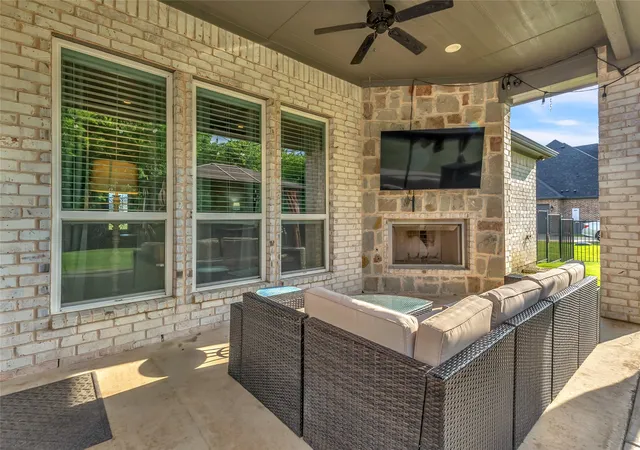 Photo 4 of Single family home for sale at 1014 Rennard St, Caddo Mills, TX 75135 | MLS# 21292482 | Listing updated on 2026-09-30