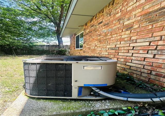 5th image of 914 Clark Trl, Grand Prairie, TX 75052 | MLS# 21291777