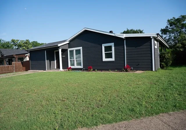 Photo 2 of Sale Pending at 4006 June Dr, Dallas, TX 75211 | MLS# 21286051 | Listing updated on 2026-07-12