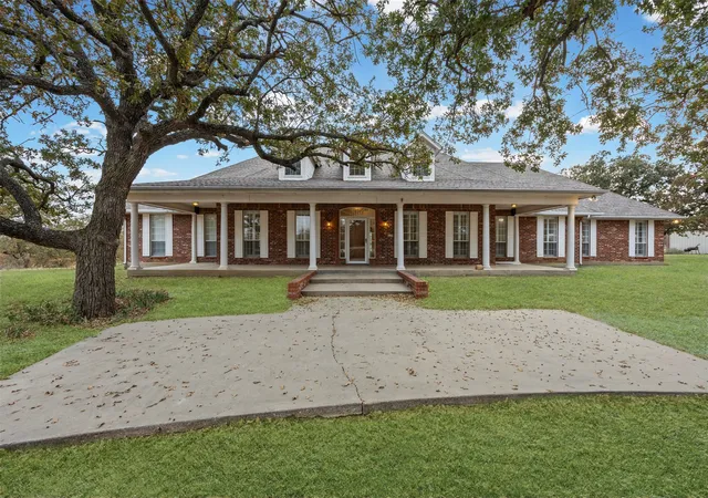 Homes for sale in Lipan, TX | 26184 S Fm 4, Lipan, TX 76462 | MLS# 21292536