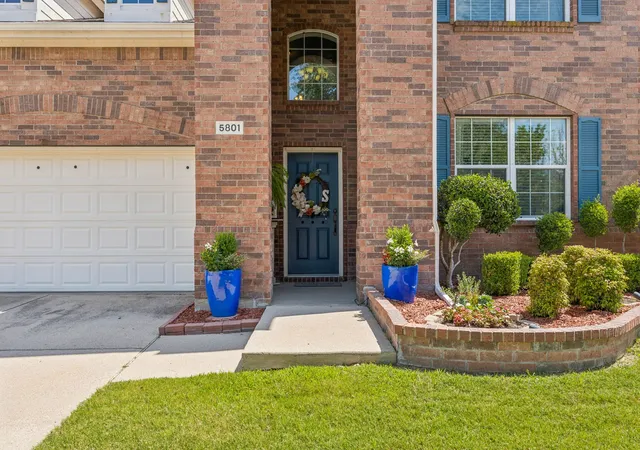 Photo 3 of Single family home for sale at 5801 Meadowglen Dr, Argyle, TX 76226 | MLS# 21290335 | Listing updated on 2026-08-24