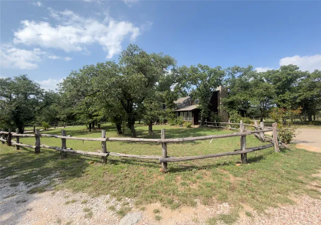 Photo 1 of Single family home for sale at 1102 Ne 23rd St, Mineral Wells, TX 76067 | MLS# 21292349 | Listing updated on 2026-08-21