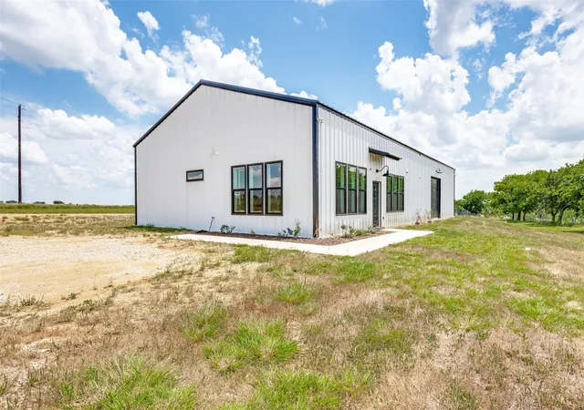Homes for sale in Decatur, TX | 490 Private Road 4512, Decatur, TX 76234 | MLS# 21292255