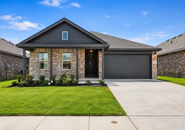 Single family home for sale at 8421 Bluebonnet Bend Rd, Fort Worth, TX 76131 | MLS# 21290530