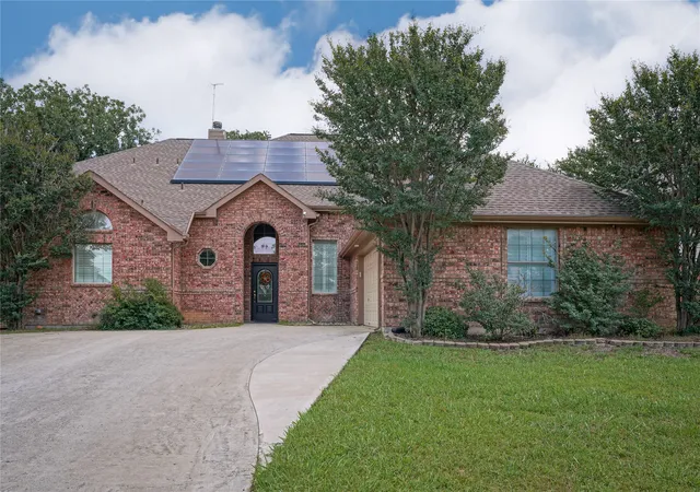 Photo 1 of Single family home for sale at 609 Trails End Ct, Hurst, TX 76054 | MLS# 21292652 | Listing updated on 2026-07-18