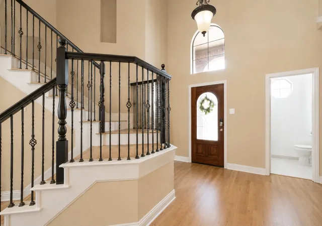 Photo 3 of Single family home for sale at 609 Trails End Ct, Hurst, TX 76054 | MLS# 21292652 | Listing updated on 2026-07-18