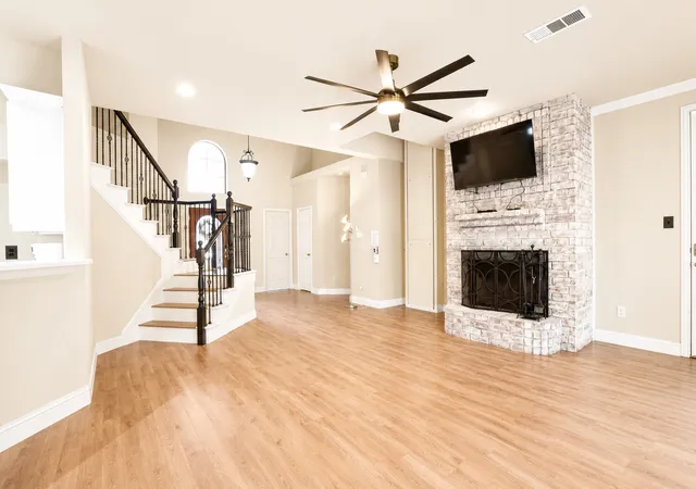 Photo 4 of Single family home for sale at 609 Trails End Ct, Hurst, TX 76054 | MLS# 21292652 | Listing updated on 2026-07-18