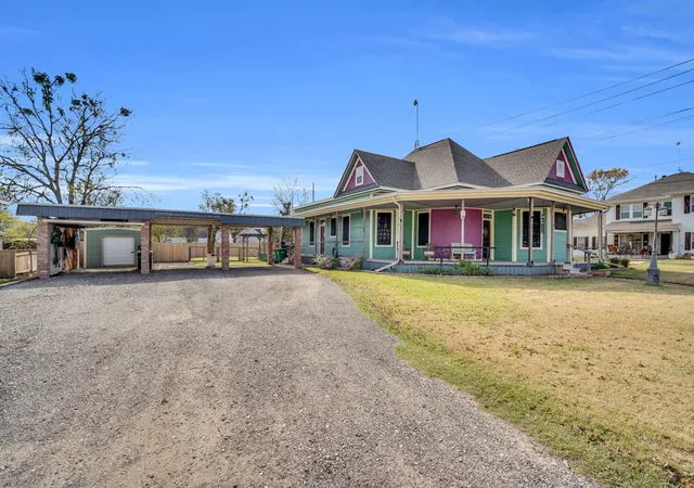 Homes for sale in Ferris, TX | 312 W 8th St, Ferris, TX 75125 | MLS# 21292658