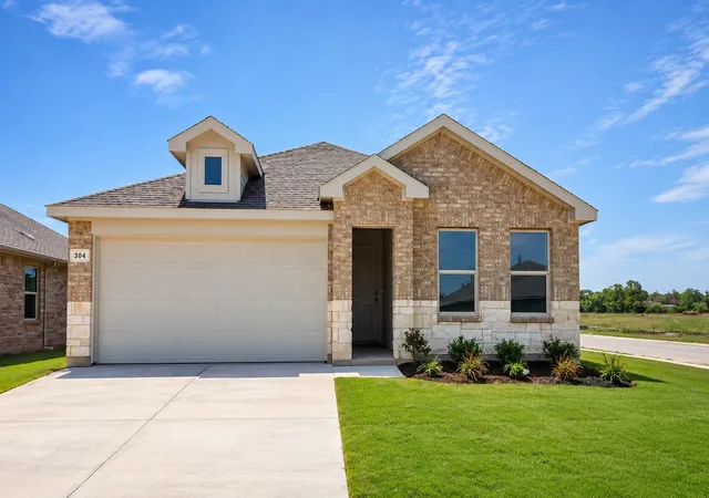 Photo 1 of Sale Pending at 304 Wayland St, Keene, TX 76059 | MLS# 21291534 | Listing updated on 2026-10-05