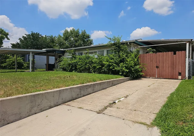 Photo 1 of Single family home for sale at 1420 Edney St, Fort Worth, TX 76115 | MLS# 21292650 | Listing updated on 2026-07-23