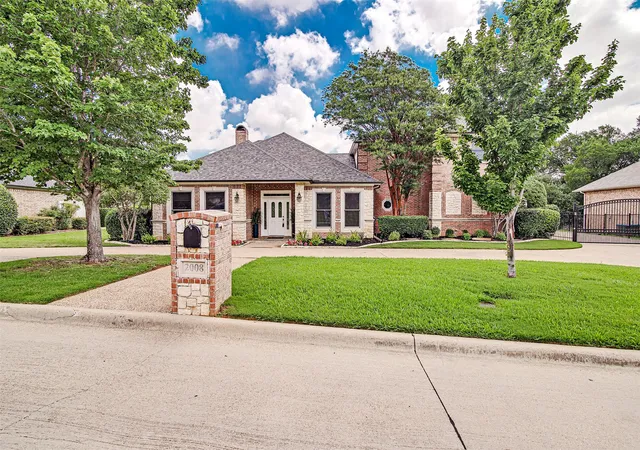 Photo 2 of Sale Pending at 2008 Cains Ln, Mansfield, TX 76063 | MLS# 21292615 | Listing updated on 2026-09-21