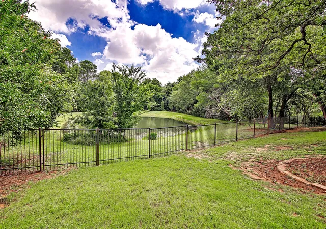 Photo 4 of Sale Pending at 2008 Cains Ln, Mansfield, TX 76063 | MLS# 21292615 | Listing updated on 2026-09-21
