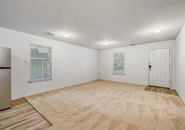 Photo 4 of Single family home for sale at 1881 Glenda Ct, Azle, TX 76020 | MLS# 21292704 | Listing updated on 2026-09-01