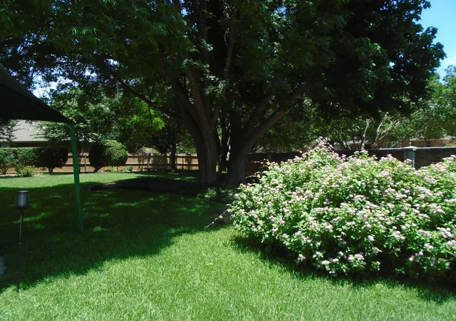 2nd image of 5949 River Bend Dr, Benbrook, TX 76132 | MLS# 21288122