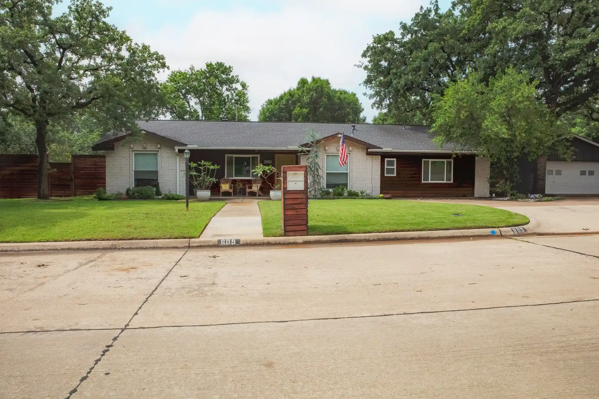 Single family home for sale at 609 Hillside Rd, Colleyville, TX 76034 | MLS# 21292626