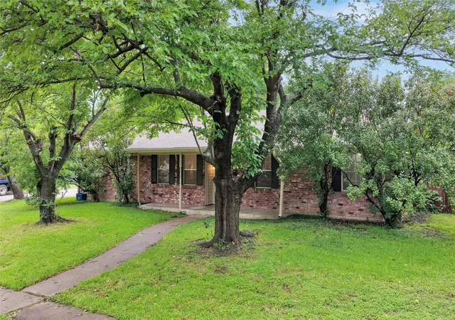 Homes for sale in Duncanville, TX | 415 E Mona Ave, Duncanville, TX 75137 | MLS# 21292747