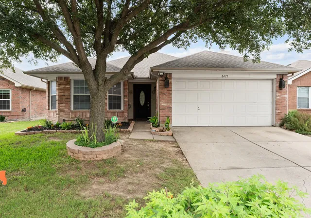 Photo 1 of Sale Pending at 8471 Widgeon Wy, Dallas, TX 75249 | MLS# 21272157 | Listing updated on 2026-09-24