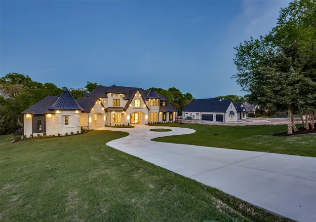 Photo 2 of Mansion for sale at 4636 Lake Breeze Dr, Mc Kinney, TX 75071 | MLS# 21291975 | Listing updated on 2026-08-21