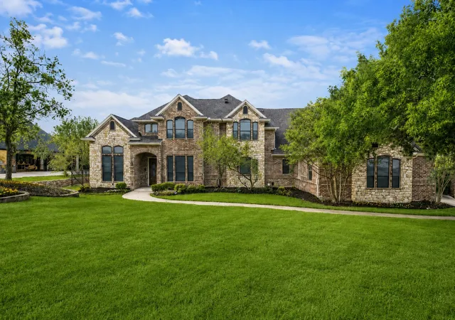 Photo 1 of Single family home for sale at 153 Crest Canyon Dr, Fort Worth, TX 76108 | MLS# 21292595 | Listing updated on 2026-08-03