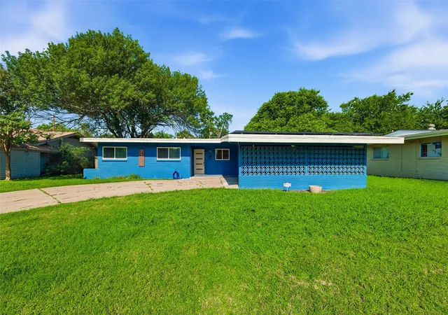 1st image of 7208 Overhill Rd, Fort Worth, TX 76116 | MLS# 21291102