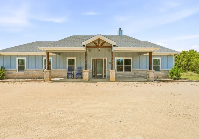 Homes for sale in Bluff Dale, TX | 4305 Skyline Dr, Bluff Dale, TX 76433 | MLS# 21291338
