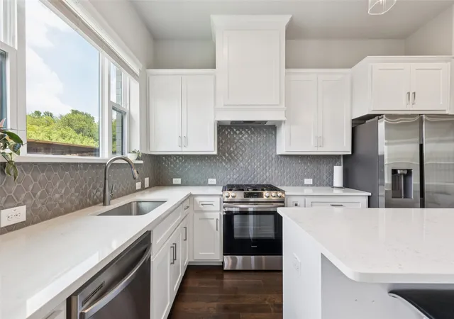Photo 3 of Condo for sale at 6306 Oakbend Cir, Fort Worth, TX 76132 | MLS# 21291439 | Listing updated on 2026-07-20
